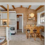 2 Bedroom Awesome In Casa de Férias *