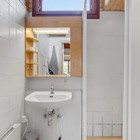 2 Bedroom Awesome In Holiday home *