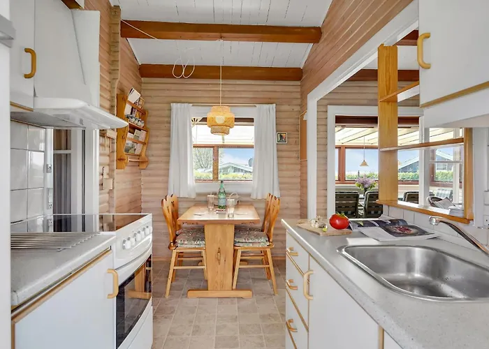 2 Bedroom Awesome In Ferienhaus *