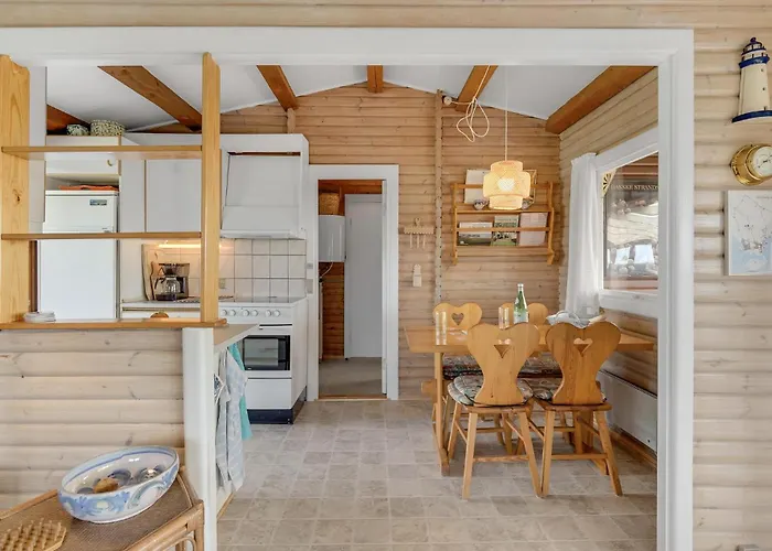 2 Bedroom Awesome In Ferienhaus *